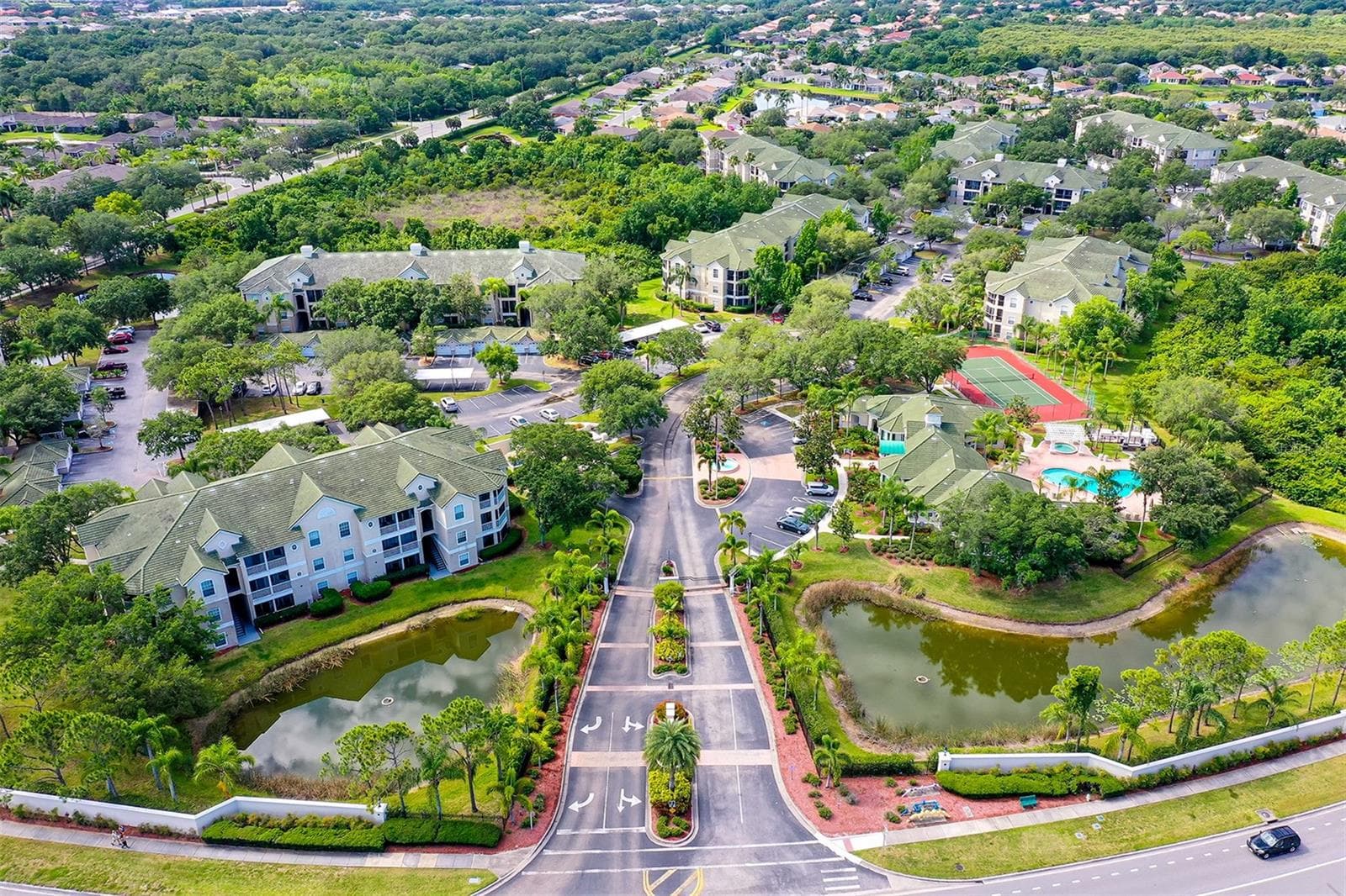 Condominium at 5180 NORTHRIDGE RD #102, SARASOTA, photo 19 of 41