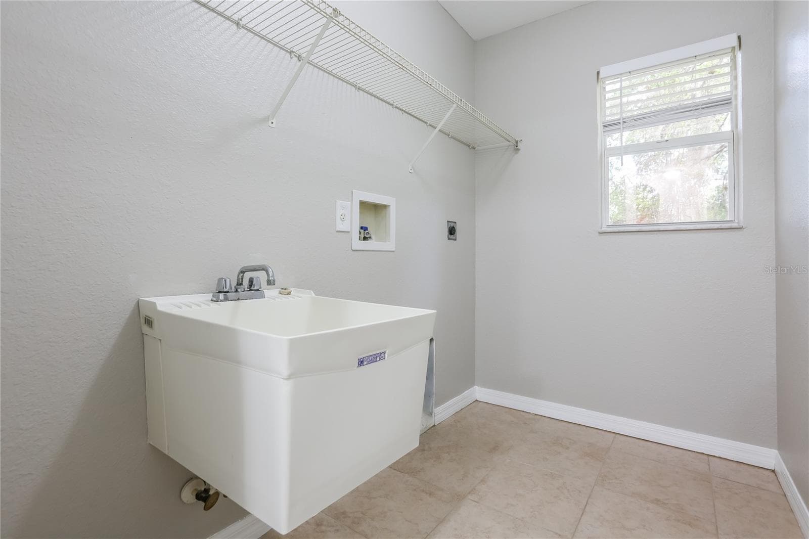 Single Family Residence at 4129 TARGEE AVE, NORTH PORT, photo 15 of 19