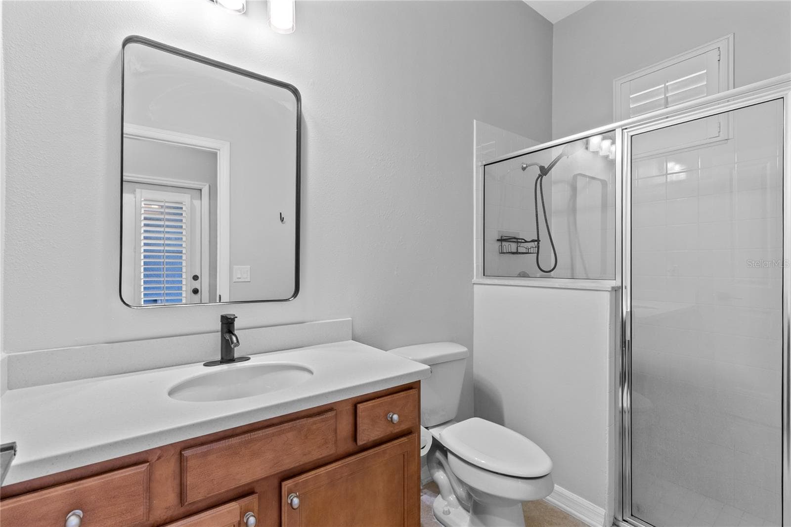 Guest bathroom 3 - 3214 BAYFLOWER AVE, HARMONY