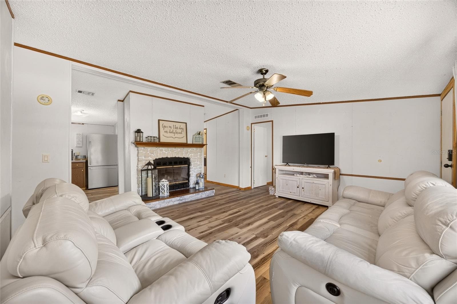Manufactured Home at 13445 NE 217TH CT, SALT SPRINGS, photo 16 of 68