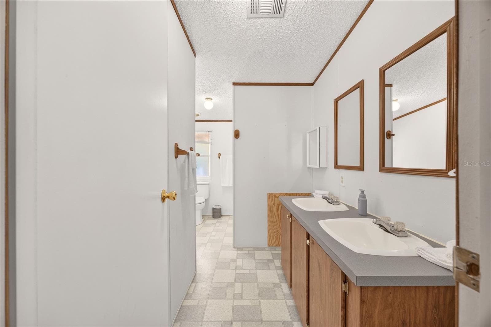 Manufactured Home at 13445 NE 217TH CT, SALT SPRINGS, photo 28 of 68