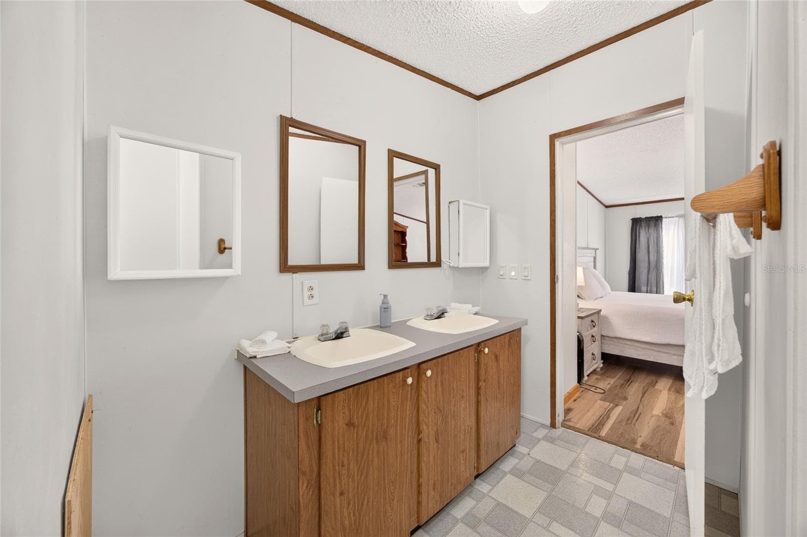 Manufactured Home at 13445 NE 217TH CT, SALT SPRINGS, photo 29 of 68