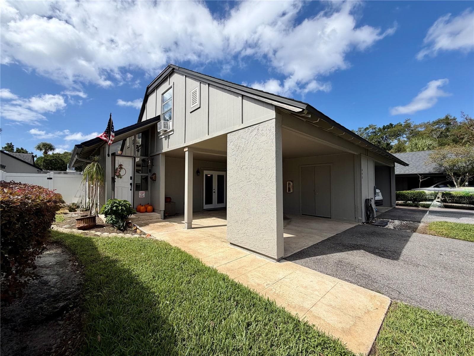 898 CLAYDON WAY