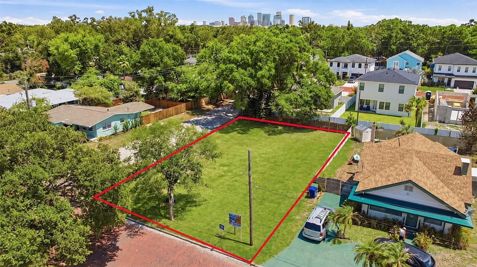Single Family Residence at 904 W FRIBLEY ST, TAMPA, photo 3 of 29