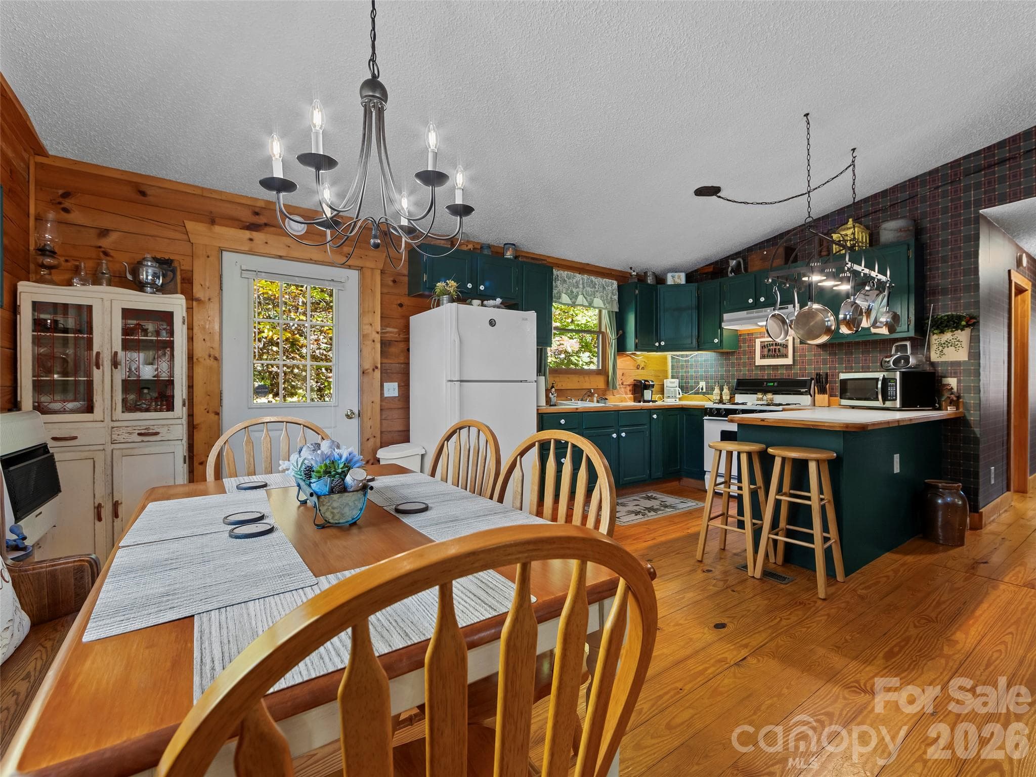 Single Family Residence at 716 Wolf Laurel Drive, Maggie Valley, photo 8 of 32