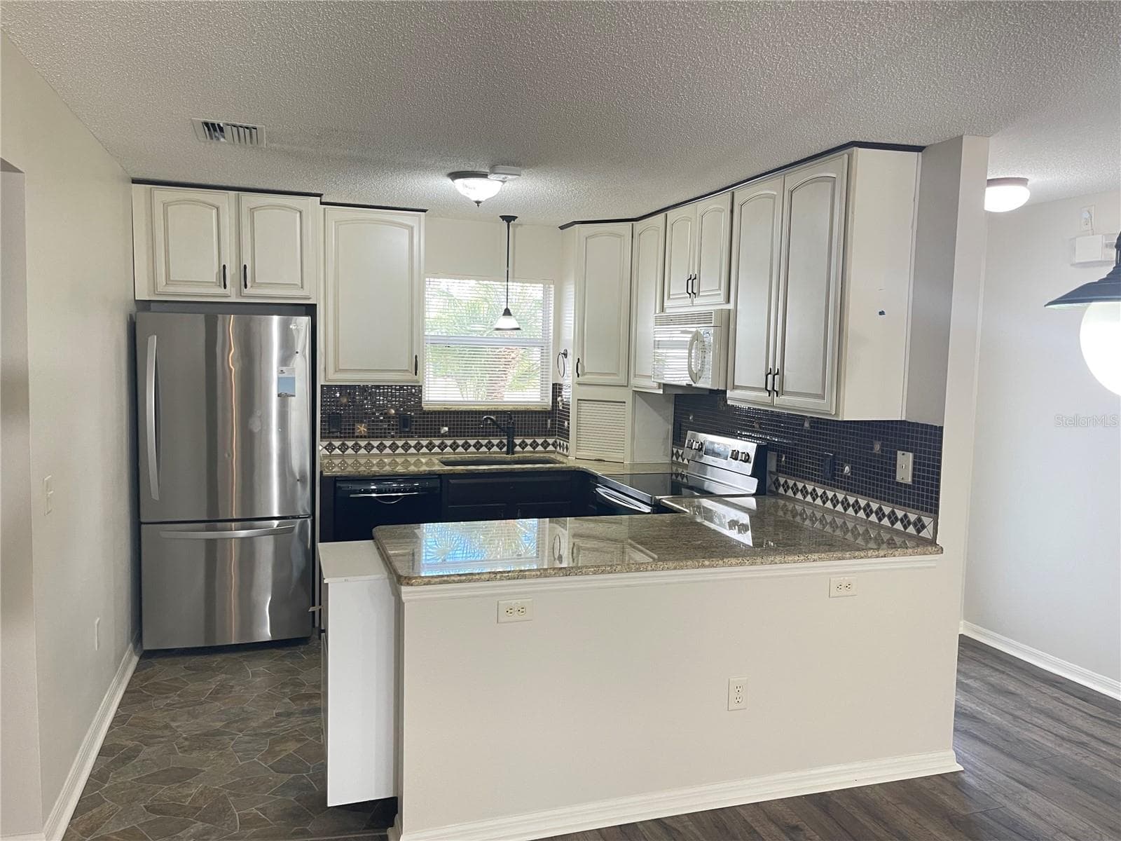 Single Family Residence at 16804 SE 96TH CHAPELWOOD CIR #52, THE VILLAGES, photo 13 of 62