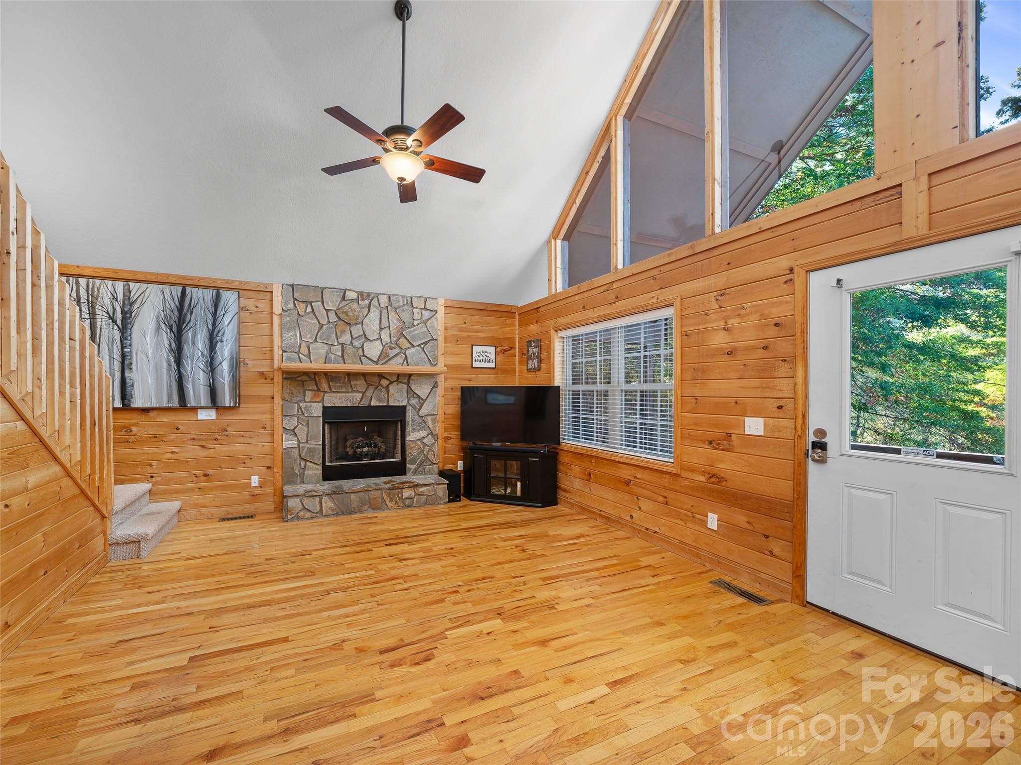 Single Family Residence at 57 S Pinnacle Drive, Burnsville, photo 5 of 48