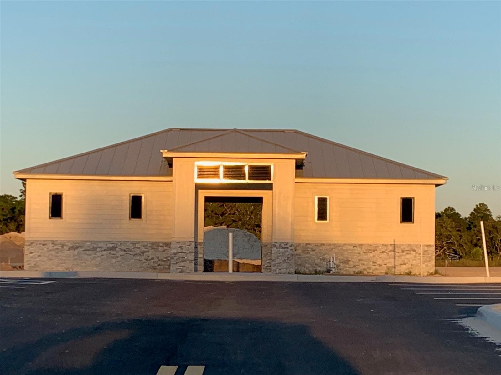 poolside cabana restrooms - 11584 GRACE RD, WEEKI WACHEE
