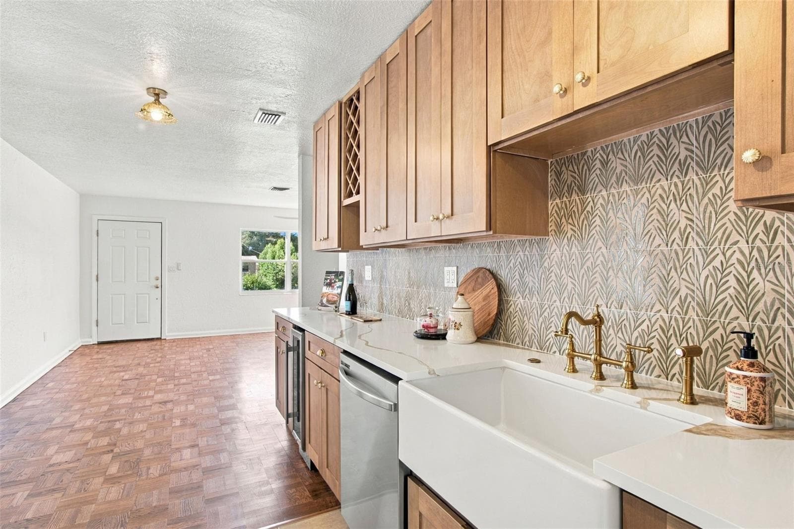 Single Family Residence at 3615 EMERSON AVE S, ST PETERSBURG, photo 6 of 23