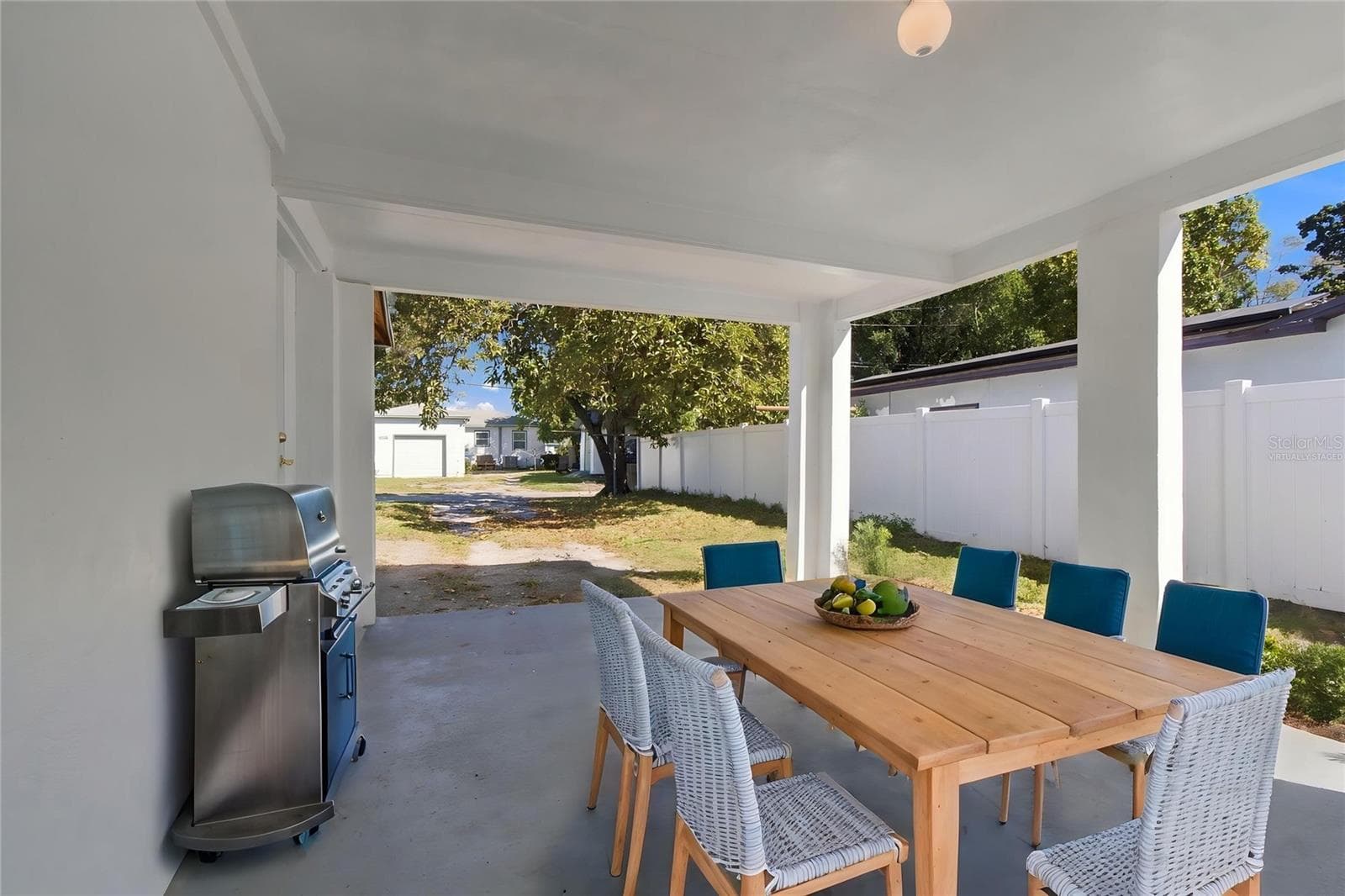 Virtually staged - 3615 EMERSON AVE S, ST PETERSBURG