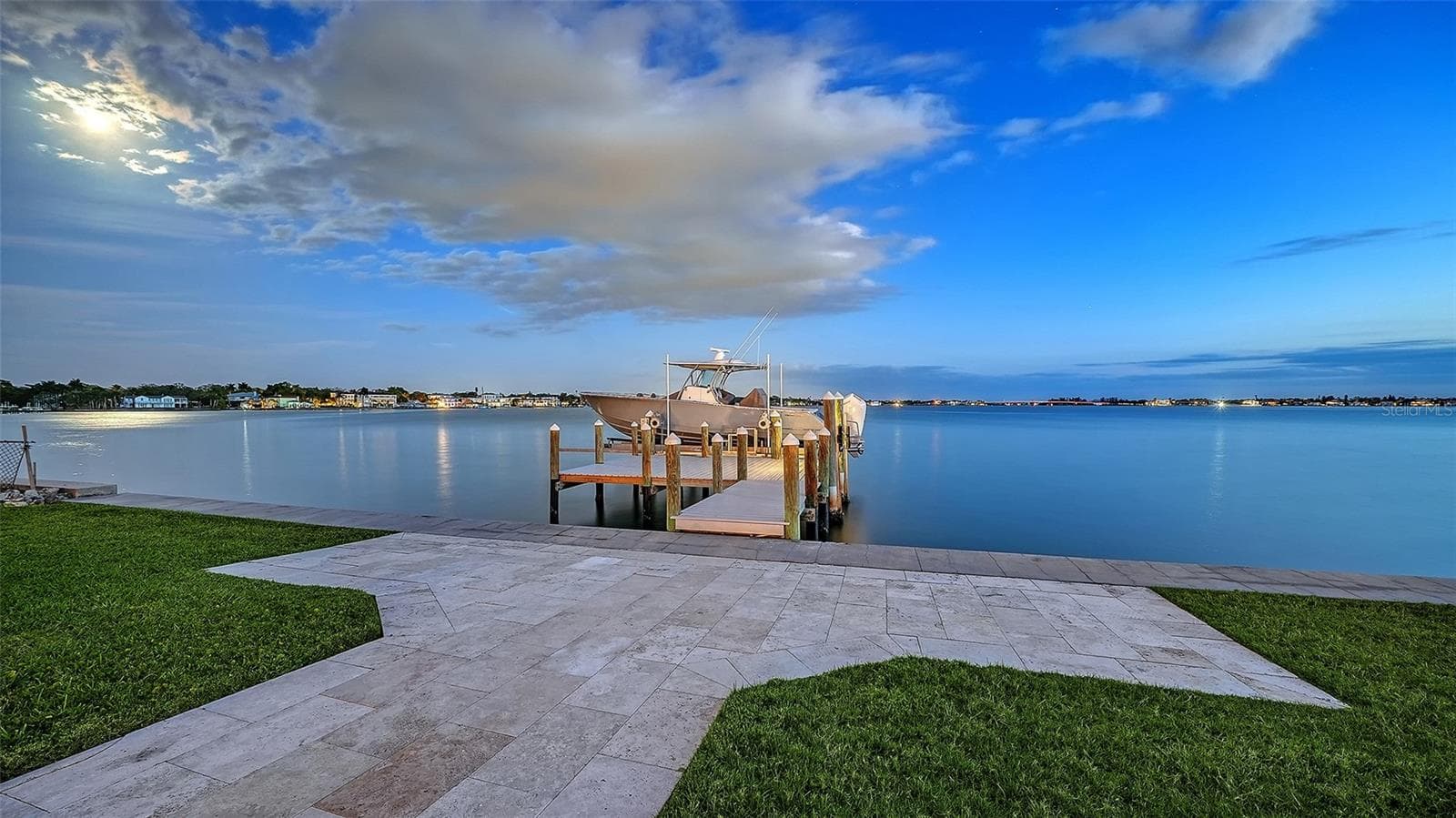 Single Family Residence at 1240 HILLVIEW DR, SARASOTA, photo 5 of 55