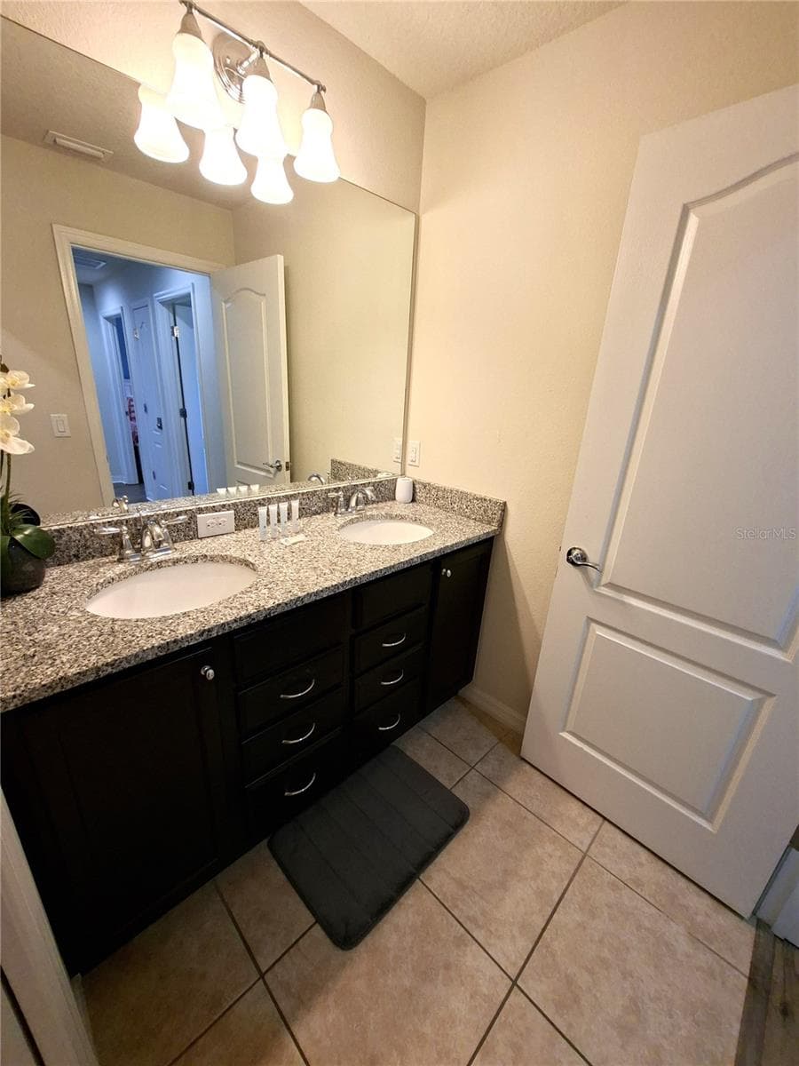 Townhouse at 1965 MAJORCA DR, KISSIMMEE, photo 17 of 39