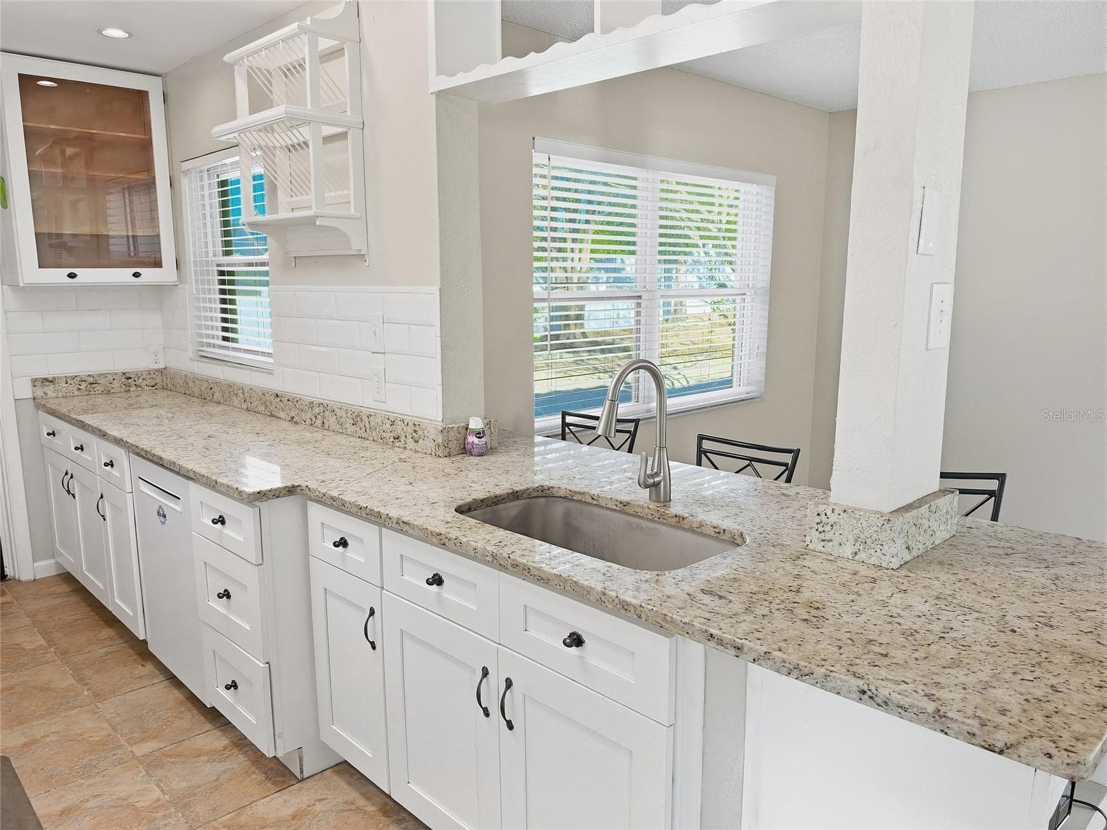 Single Family Residence at 12421 BROOKSIDE ST, SPRING HILL, photo 8 of 33