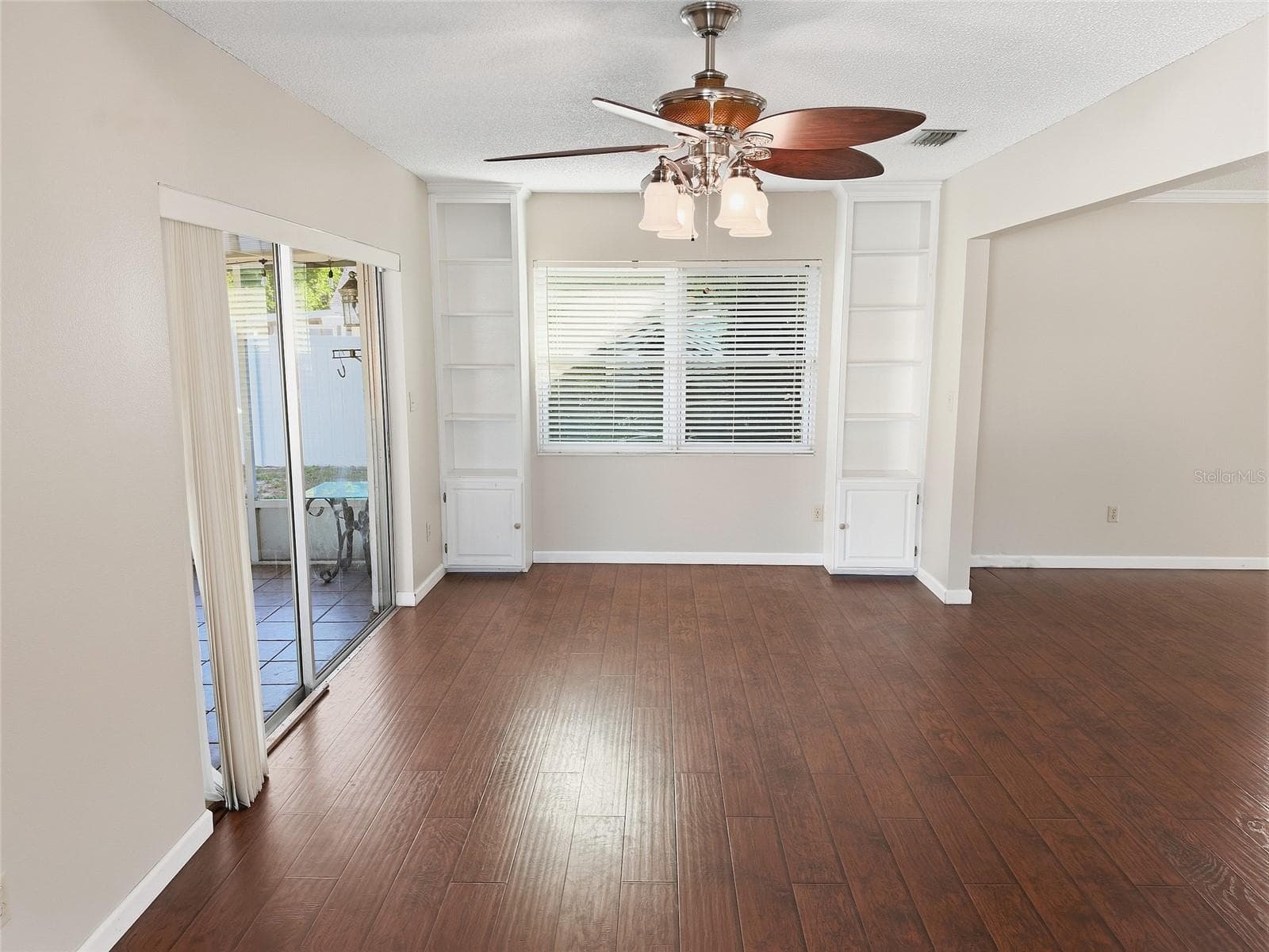 Single Family Residence at 12421 BROOKSIDE ST, SPRING HILL, photo 13 of 33