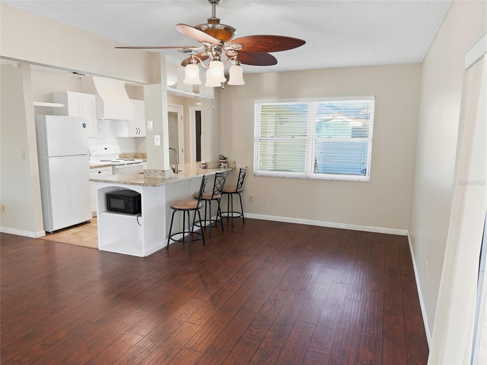 Single Family Residence at 12421 BROOKSIDE ST, SPRING HILL, photo 14 of 33