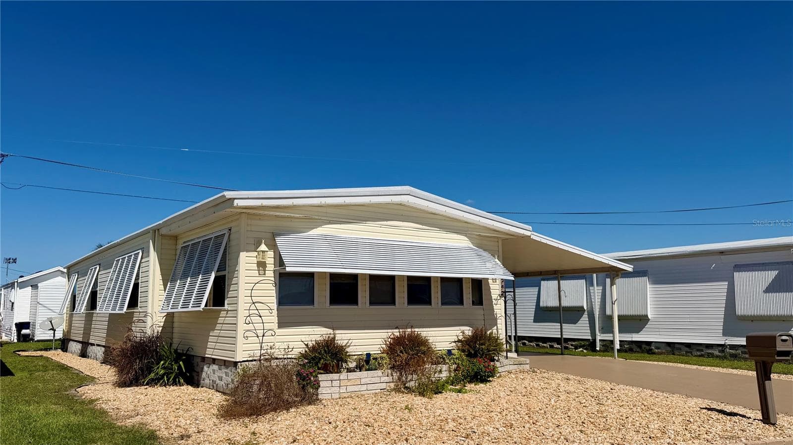 Manufactured Home at 362 TAMPICO DR, PALMETTO, photo 4 of 34