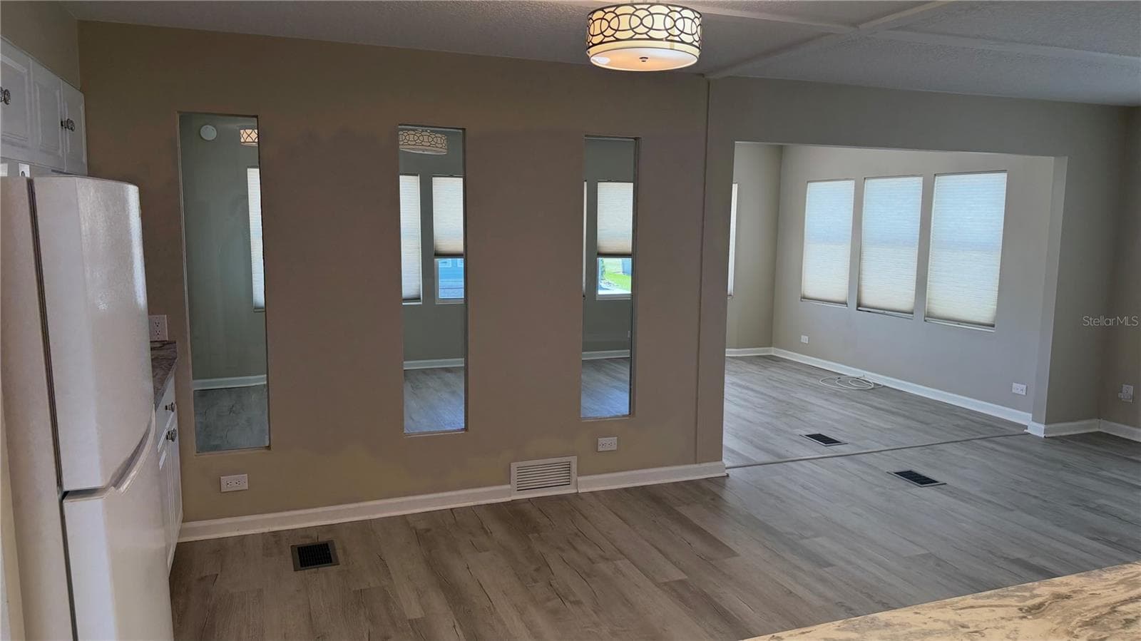 Manufactured Home at 362 TAMPICO DR, PALMETTO, photo 10 of 34