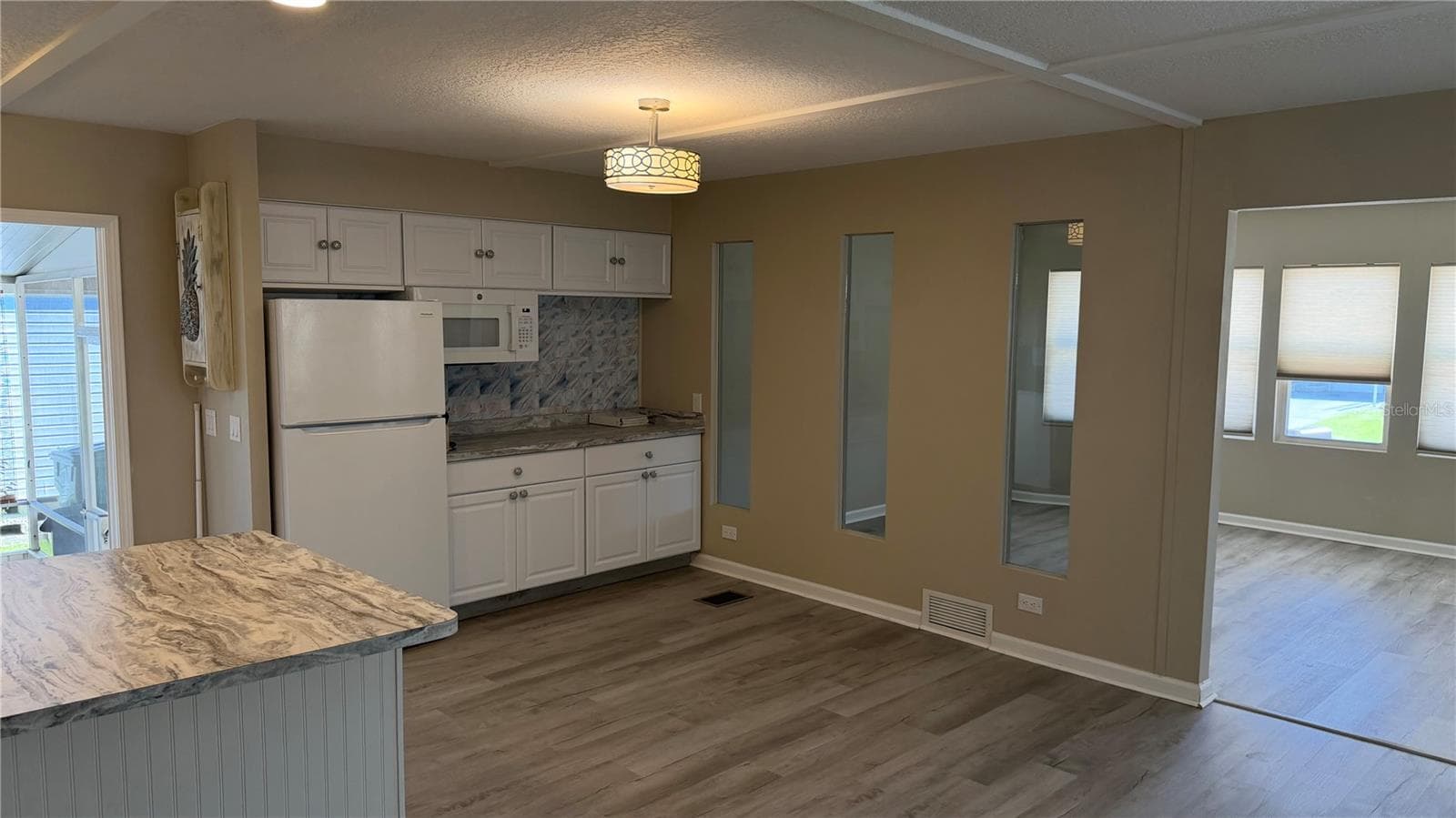 Manufactured Home at 362 TAMPICO DR, PALMETTO, photo 11 of 34