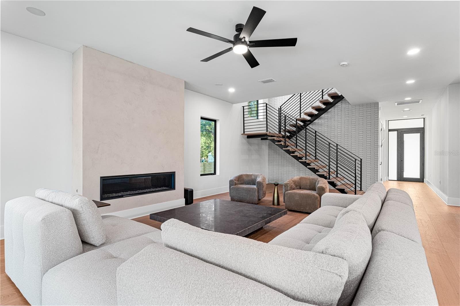 Single Family Residence at 5002 W POE AVE, TAMPA, photo 3 of 23