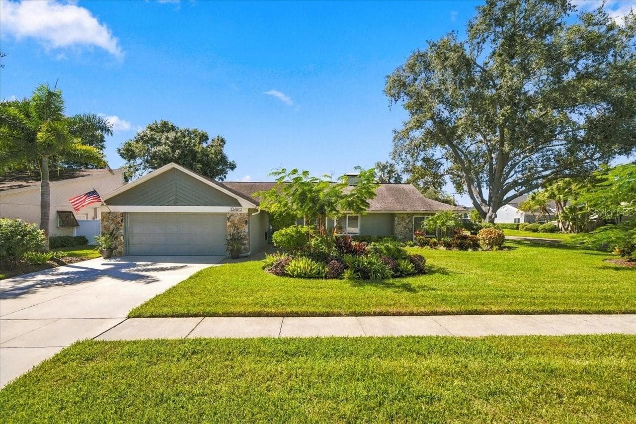 13810 LAKE VILLAGE PL