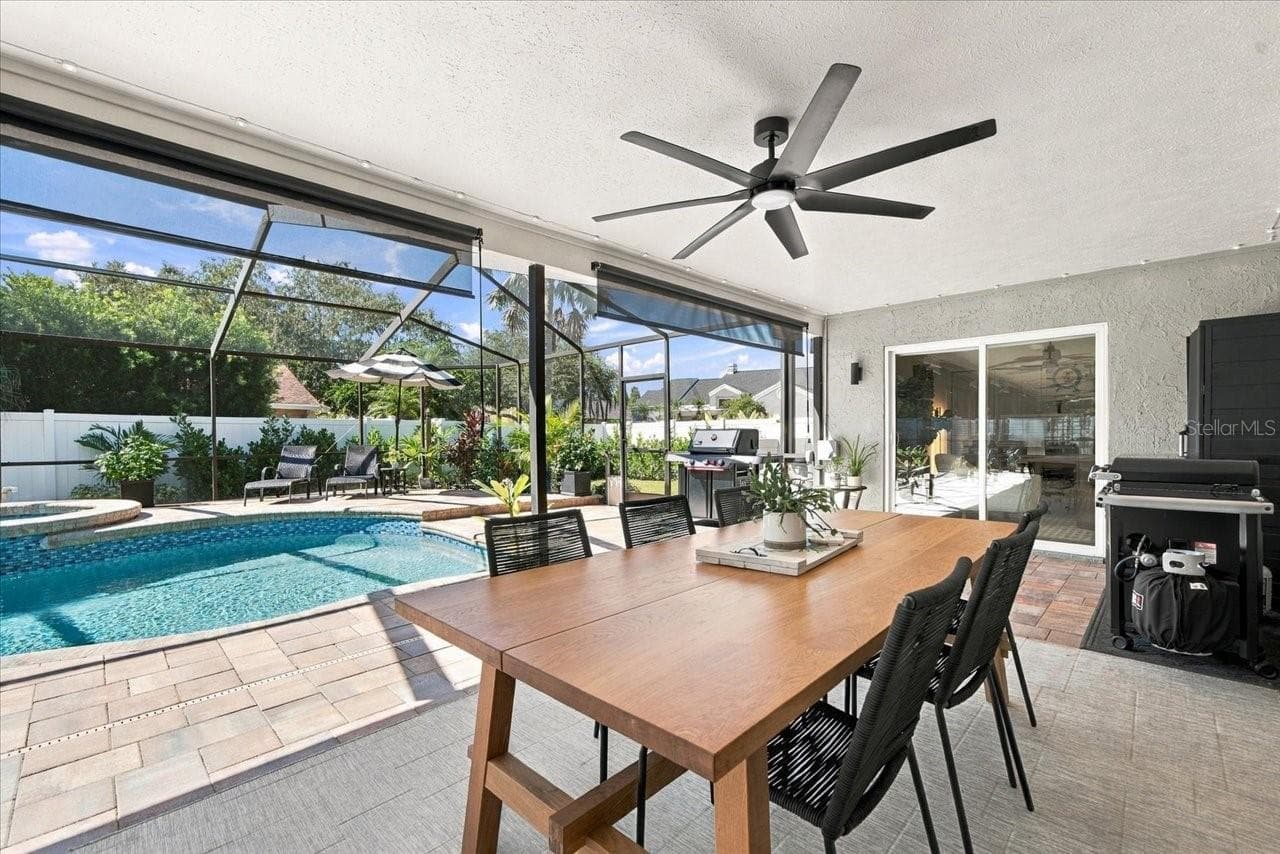 Single Family Residence at 13810 LAKE VILLAGE PL, TAMPA, photo 6 of 45