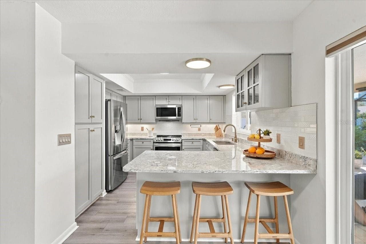 Single Family Residence at 13810 LAKE VILLAGE PL, TAMPA, photo 13 of 45