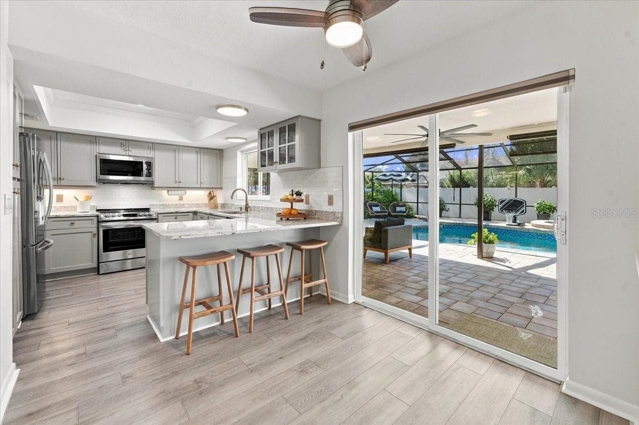 Single Family Residence at 13810 LAKE VILLAGE PL, TAMPA, photo 14 of 45