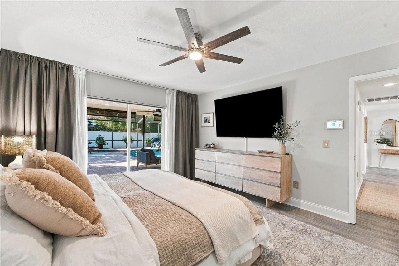 Single Family Residence at 13810 LAKE VILLAGE PL, TAMPA, photo 24 of 45