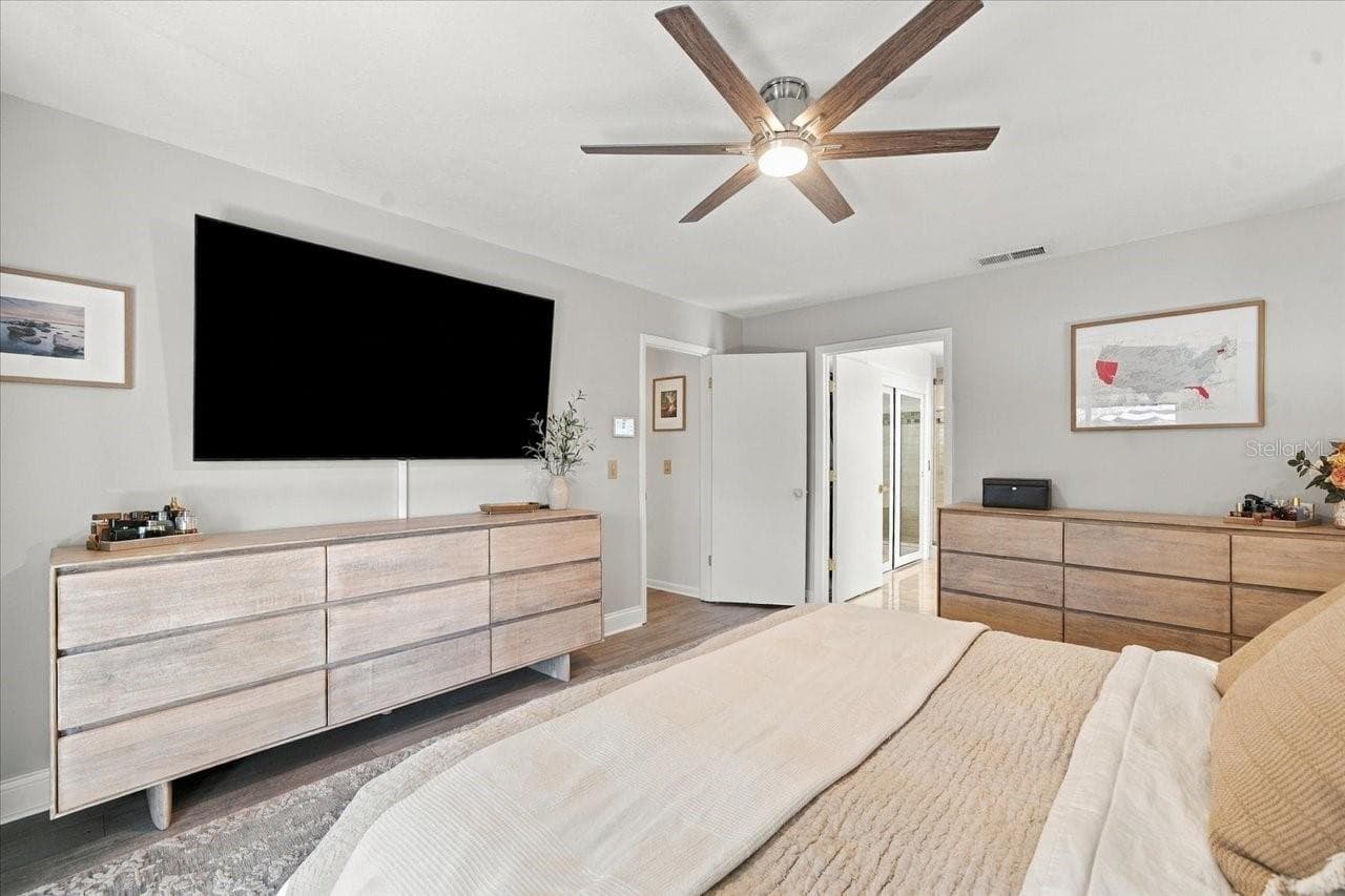 Single Family Residence at 13810 LAKE VILLAGE PL, TAMPA, photo 26 of 45
