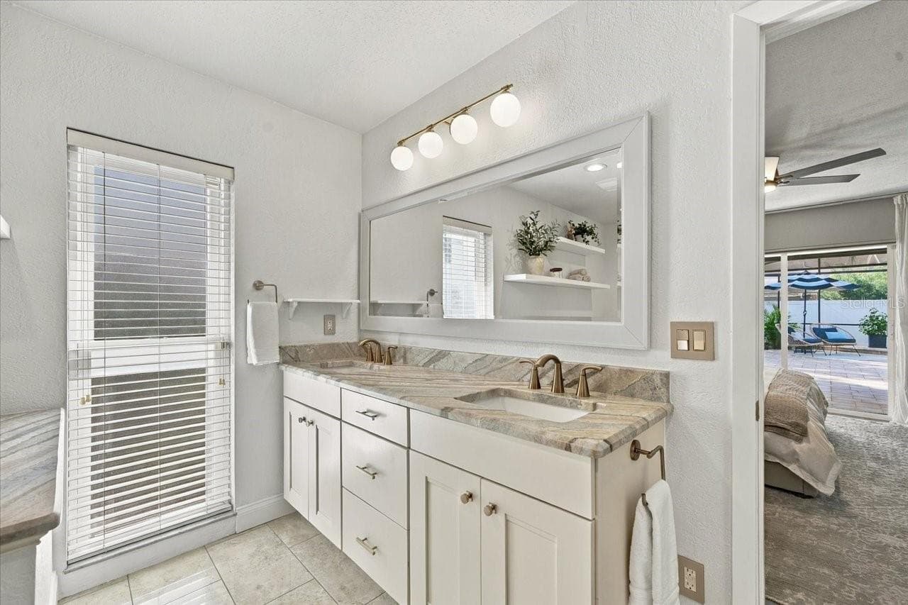 Single Family Residence at 13810 LAKE VILLAGE PL, TAMPA, photo 28 of 45