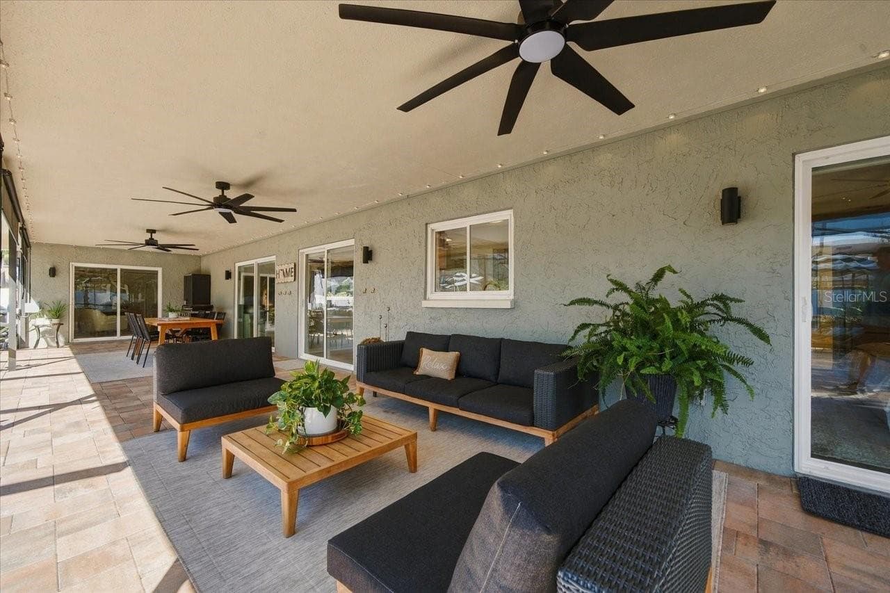 Single Family Residence at 13810 LAKE VILLAGE PL, TAMPA, photo 42 of 45