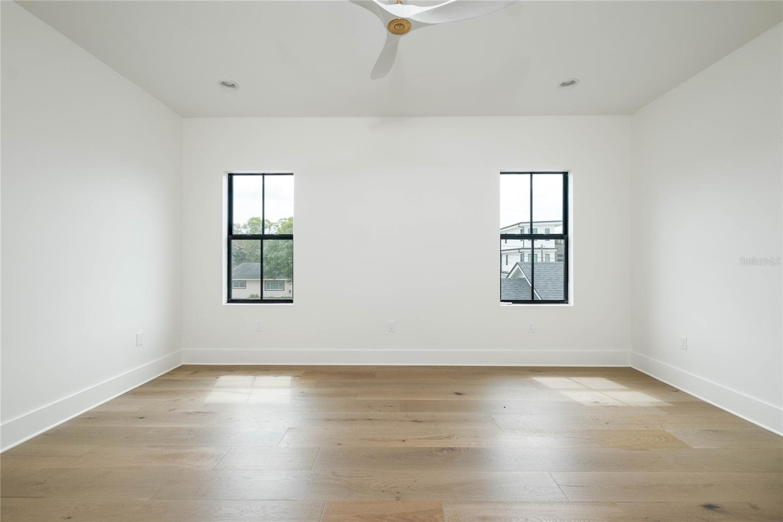 Single Family Residence at 805 W INDIANA AVE, TAMPA, photo 28 of 30