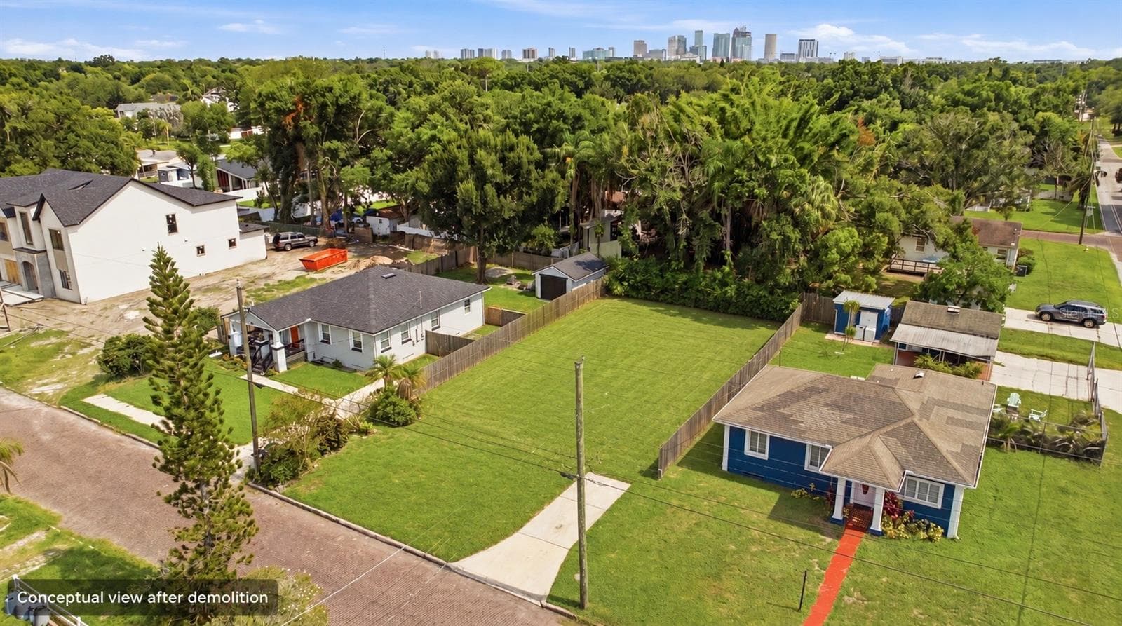 Single Family Residence at 818 W KENTUCKY AVE, TAMPA, photo 2 of 20
