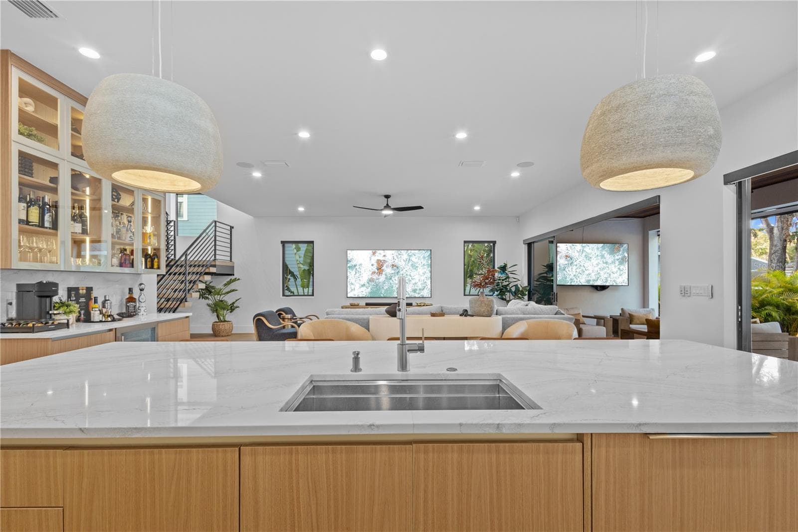 Single Family Residence at 818 W KENTUCKY AVE, TAMPA, photo 10 of 20