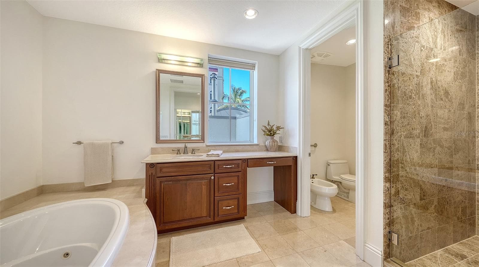 Condominium at 464 GOLDEN GATE PT #304, SARASOTA, photo 32 of 50