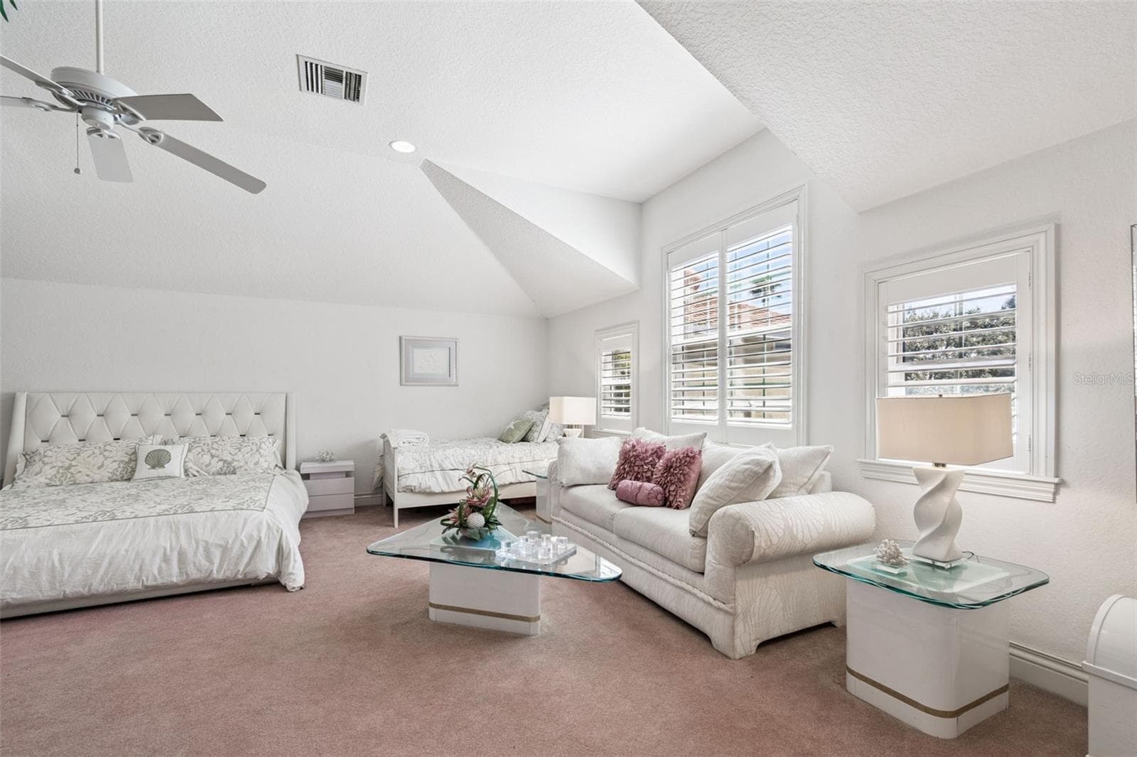 Mother in Law Suite - 4707 SKIMMER WAY S, ST PETERSBURG