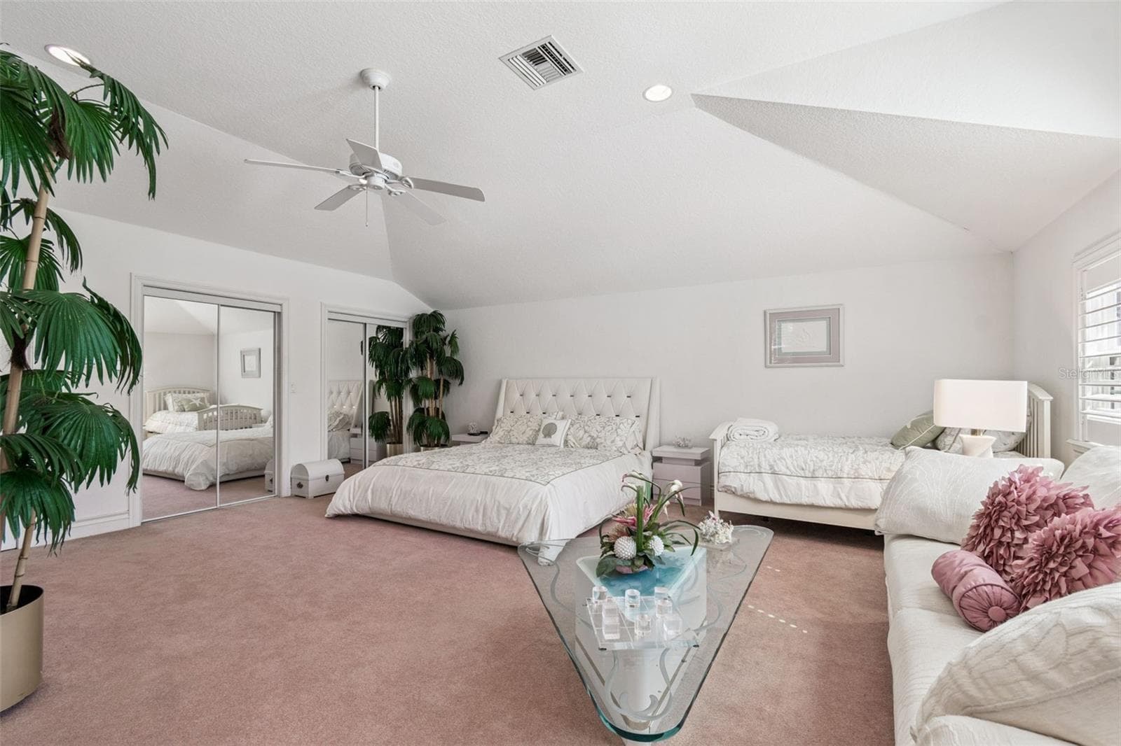 Mother in Law Suite - 4707 SKIMMER WAY S, ST PETERSBURG