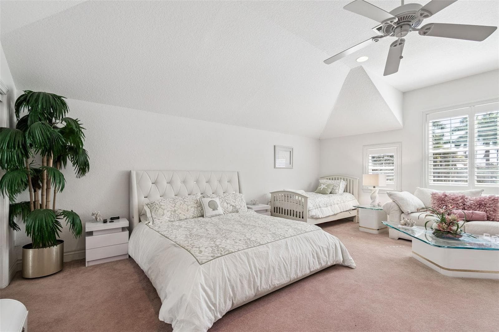 Mother in Law Suite - 4707 SKIMMER WAY S, ST PETERSBURG