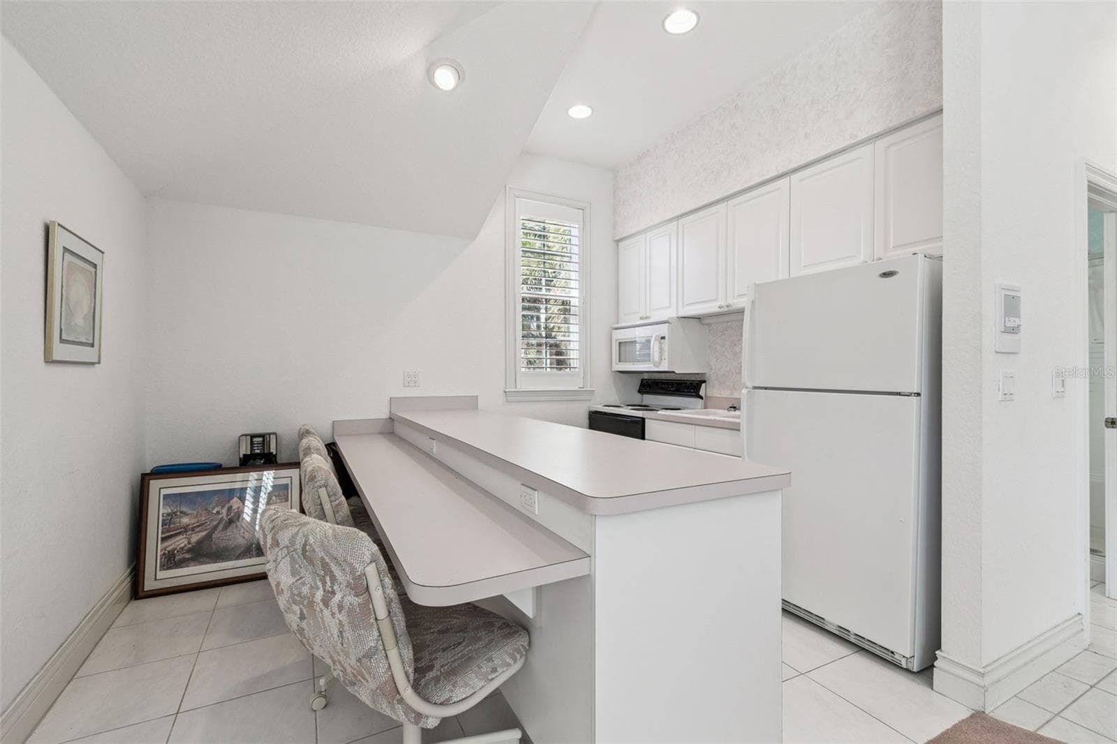 Mother in Law Suite - 4707 SKIMMER WAY S, ST PETERSBURG