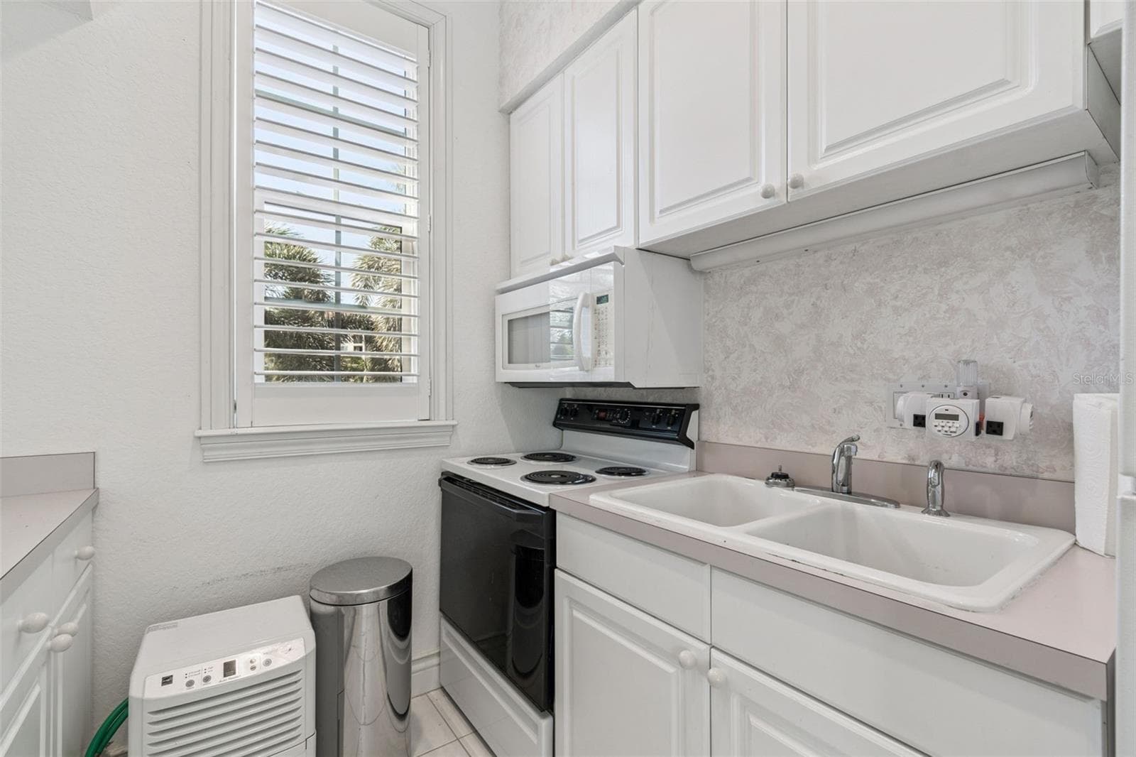 Mother in Law Suite - 4707 SKIMMER WAY S, ST PETERSBURG