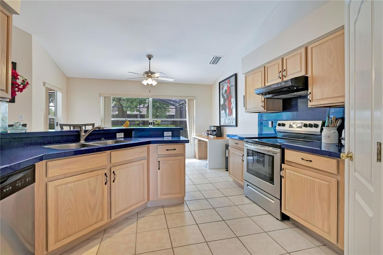 Single Family Residence at 11648 GRAND BAY BLVD, CLERMONT, photo 11 of 50