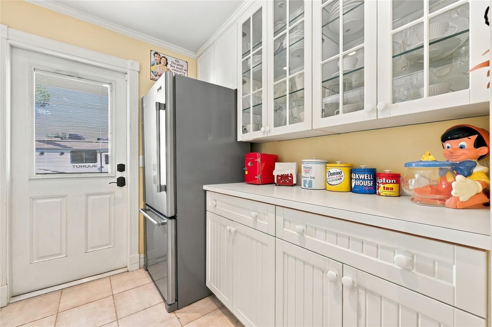 Butlers pantry with outside door - 13205 MARIA AVE, CLERMONT