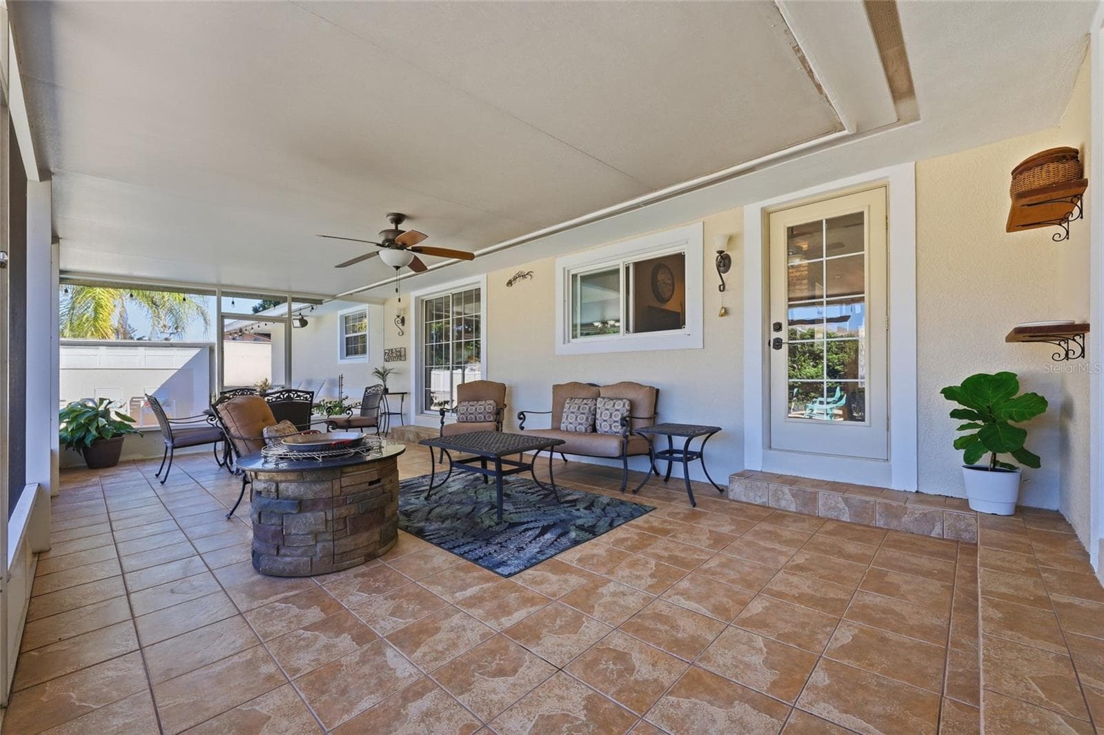Large tiled & screened in lanai - 13205 MARIA AVE, CLERMONT