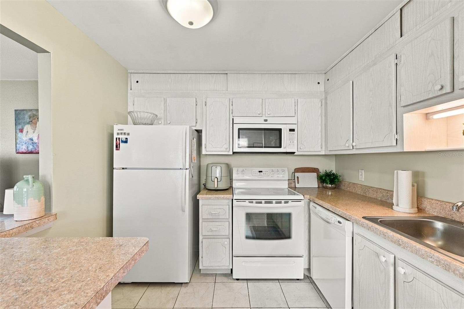 Condominium at 2202 CLUBHOUSE DR #179, SUN CITY CENTER, photo 12 of 56