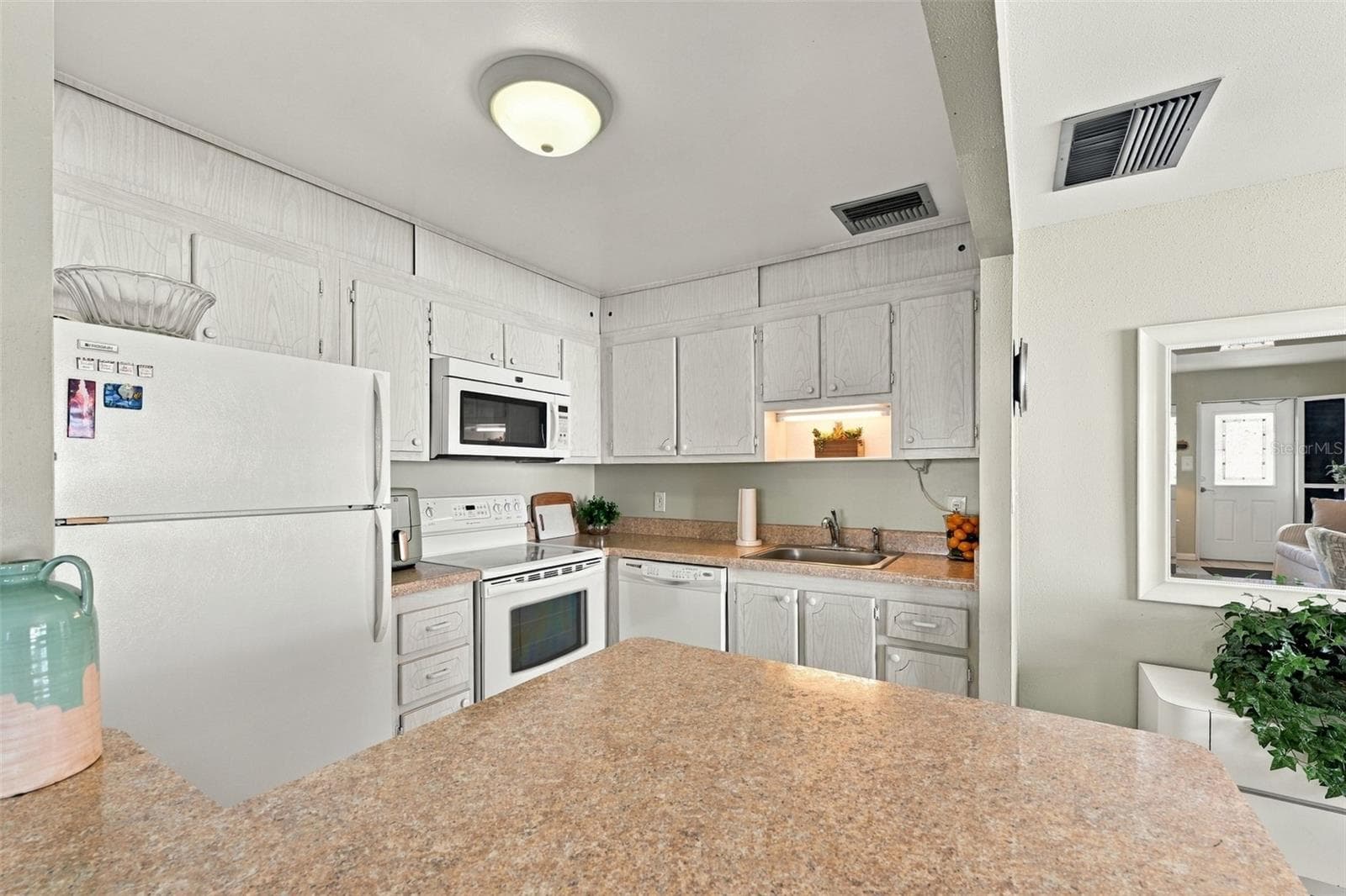 Condominium at 2202 CLUBHOUSE DR #179, SUN CITY CENTER, photo 14 of 56