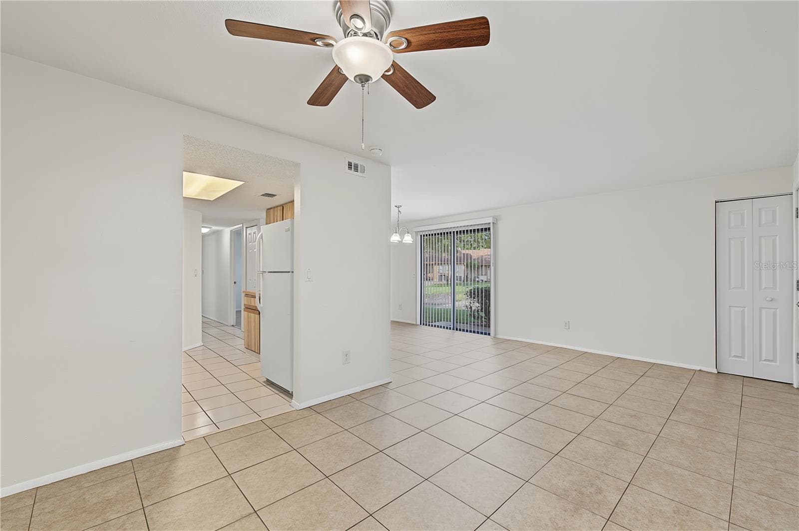 Condominium at 127 CAMPHOR DR #E, OLDSMAR, photo 6 of 45