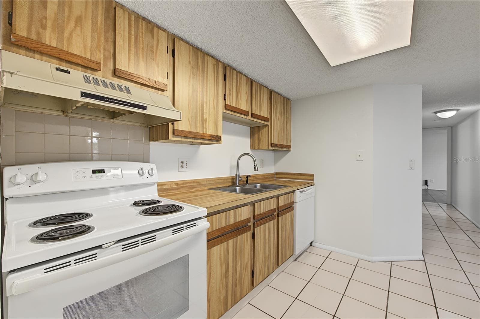 Condominium at 127 CAMPHOR DR #E, OLDSMAR, photo 15 of 45