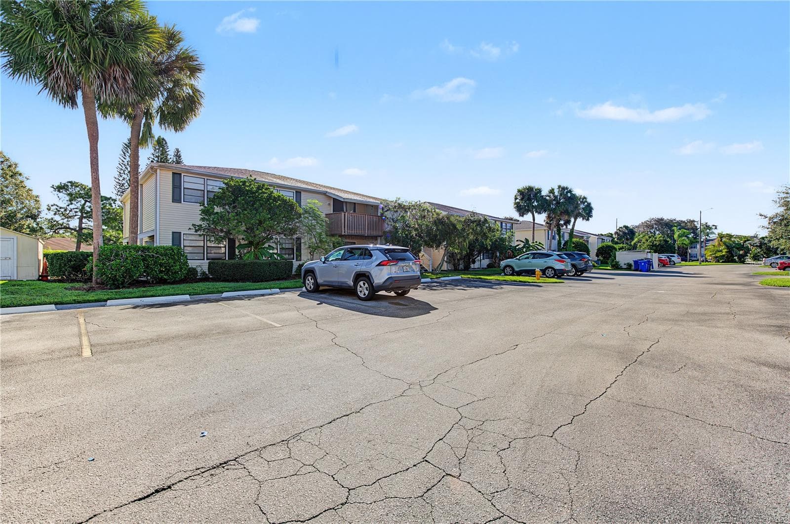 Condominium at 127 CAMPHOR DR #E, OLDSMAR, photo 36 of 45