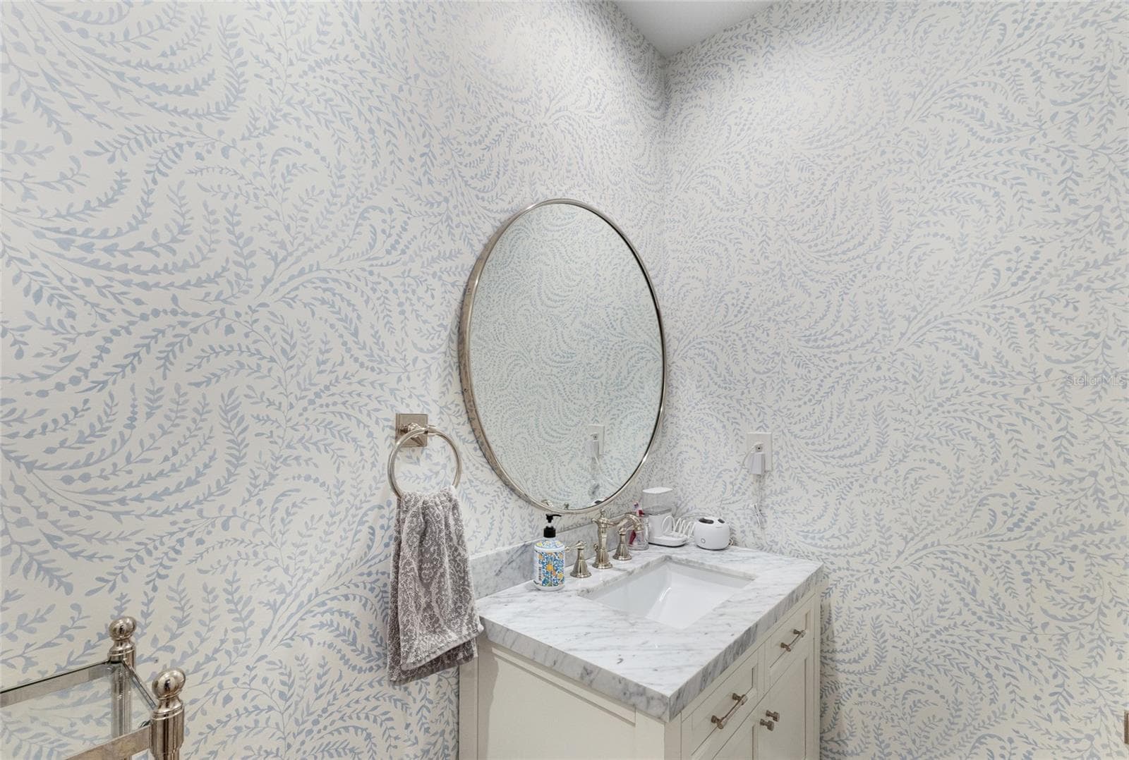 Powder Room in hallway - 1519 RIVERVIEW LN, BRADENTON