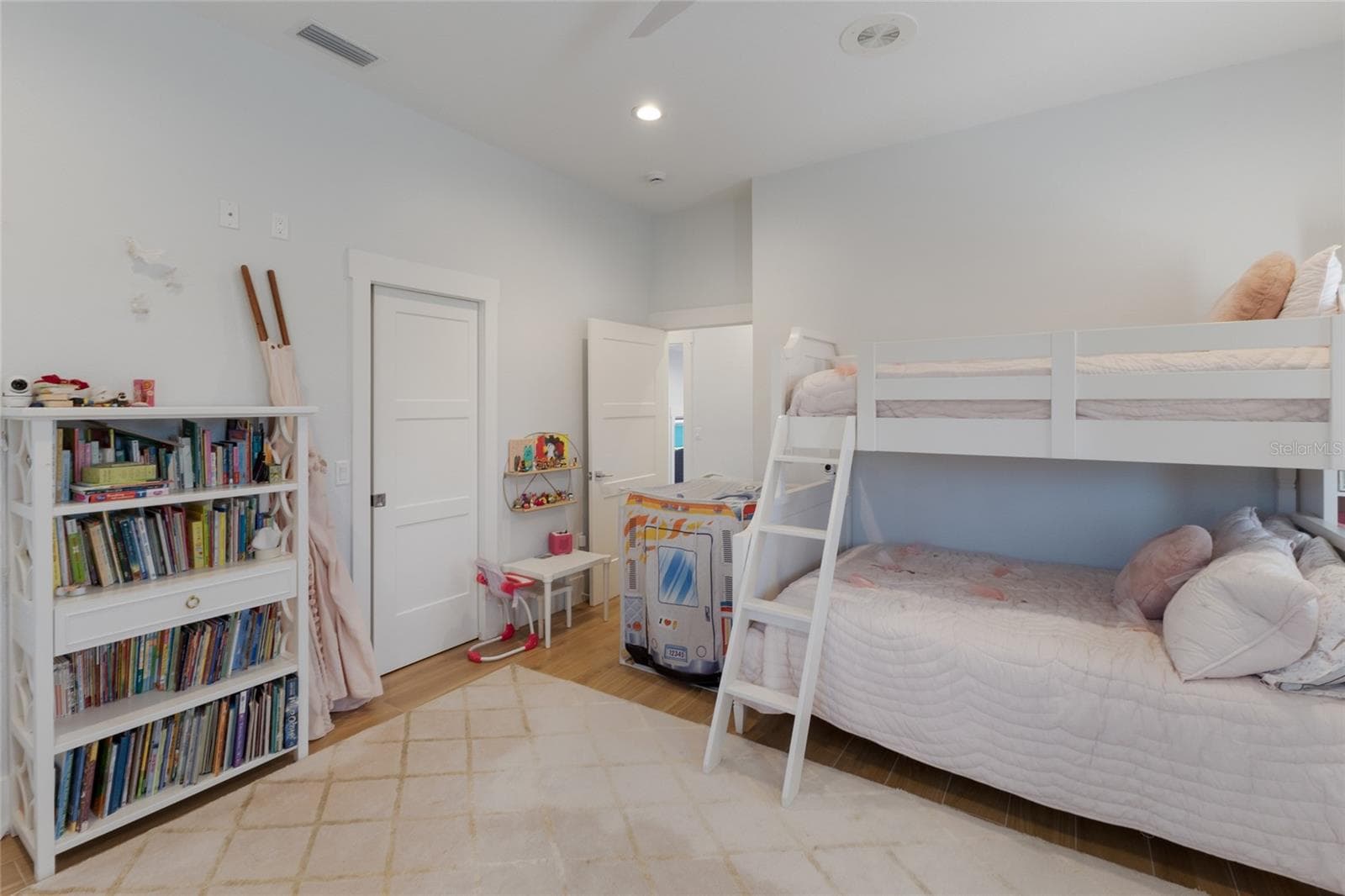 Single Family Residence at 1519 RIVERVIEW LN, BRADENTON, photo 58 of 92
